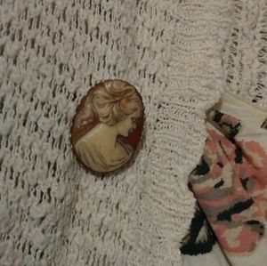Vintage 1980's Cameo Brooch